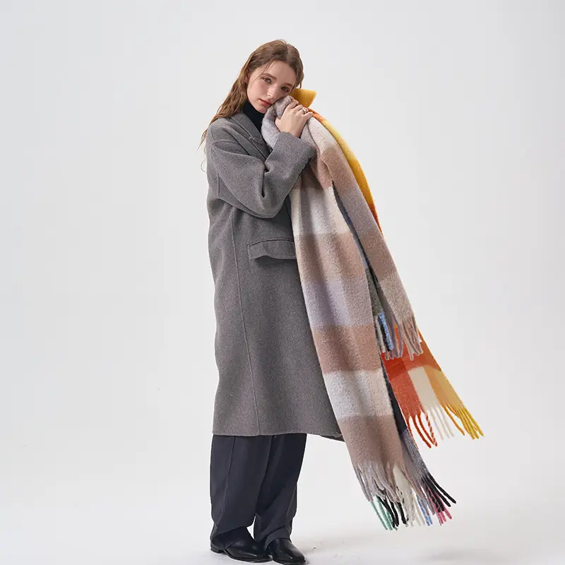 Fabricant d'usine Jacquard motif de luxe Viscose brossé écharpe foulards de luxe hiver châle longue écharpe frange