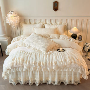 Jupe de lit en velours de lait mat ensemble de quatre pièces draps, taies d'oreiller, ensembles de housse de couette - Product Image 1