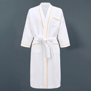 Peignoir et Serviettes de Bain de Luxe 5 Étoiles Personnalisés pour Hôtels et Spas Toute Saison - Product Image 2