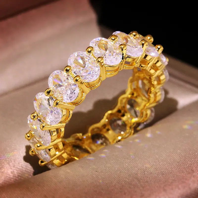 Mewah kuningan emas disepuh penuh Oval berlian pesta pernikahan perhiasan Oval Icy Zircon kubik zirkonia cincin jari untuk wanita