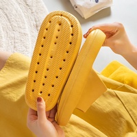 Hommes femmes plate-forme épaisse maison pantoufles mode antidérapant EVA salle de bain diapositives femme sandales 2022 été doux tongs