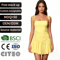 Robe Courte Moulante Plissée Jaune pour Femme avec Bretelles à Nouer et Col Carré – Idéale pour Soirées Estivales et Clubs – Ourlet Évasé Sexy – Robe Courte Tendance