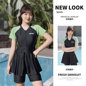 ชุดว่ายน้ำผู้หญิงแบบใหม่ คอวี แขนสั้น สีพื้น สีดำ สีเทา แบบชิ้นเดียว พร้อมกางเกงขาสั้น ชุดกีฬาสำหรับสระว่ายน้ำ - Product Image 5