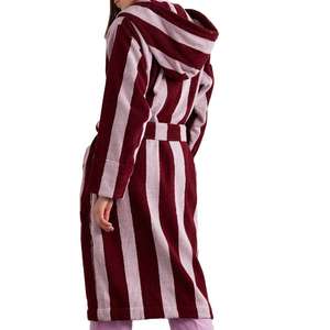 Peignoir de bain d'hôtel à manches longues à capuche en coton éponge rayé de luxe personnalisé unisexe en peluche Spa & Peignoir 400gsm - Product Image 4