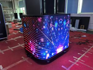 บูธดีเจยอดนิยมพร้อมจอวิดีโอ LED โค้ง ความละเอียดพิกเซล 2.5 มม. มาตรฐาน IP65 พร้อมขาตั้งพื้น ควบคุมผ่านแอป SDK พร้อมกล่องใส่สำหรับขนย้าย - Product Image 2