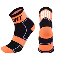 Échantillon gratuit Usine Vente en gros Meilleure qualité Oem Tricoté Sports Bicyclette Chaussettes de cyclisme personnalisées