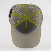 Casquette Snapback Personnalisée Perforée au Laser avec Logo en Caoutchouc 3D en Relief, Résistante à l'Eau, Séchage Rapide, Performance, avec Cordon, Unisexe