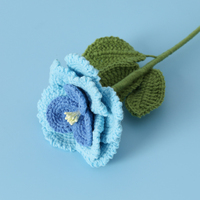Rose artificielle Amigurumi faite à la main, multi-couches, style français, élégante et romantique, idéale pour la décoration de vases et de bouquets