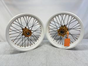 Ruedas de motocicleta eléctrica de aleación de aluminio de <span class=keywords><strong>17</strong></span> pulgadas personalizadas, nueva condición para Surron Light Bee X 2019-2025, <span class=keywords><strong>llanta</strong></span> de tipo delantero y trasero - Product Image 5