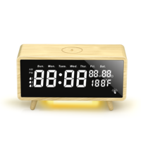Multifunctionele houten telefoonstandaard met 15W snel draadloos opladen, digitale wekker, dimbare LED nachtlamp en LED indicator voor de slaapkamer