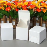 Boîtes en carton de couleur unie, taille et impression de logo personnalisables, plusieurs couleurs disponibles