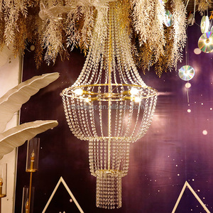Lustre transparent à 6 bras bon marché pour décoration extérieure de mariage, lumières en cristal suspendues pour événements de mariage - Product Image 4