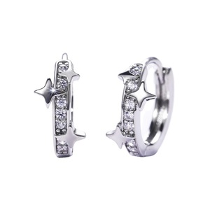 Orecchini a Cerchio con Stella per Donne, Gioielli Minimalisti Creativi alla Moda, Accessorio per Uso Quotidiano - Product Image 1