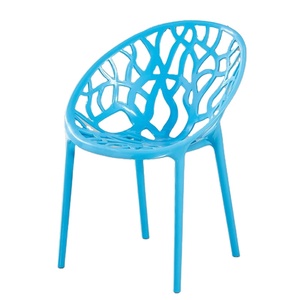 Vente en gros de chaises de salle à manger en <span class=keywords><strong>plastique</strong></span> PP au design nordique avec accoudoirs Fauteuils d'extérieur colorés pour hôtels à vendre - Product Image 1
