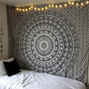 Tapiz Mandala Hippie para Colgar en la Pared, Decoración Bohemia India con Diseño Floral Geométrico para Dormitorio, Decoración del Hogar, 54x82 Pulgadas - Product Image 1
