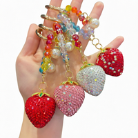 Porte-clés de luxe en cuir animalier avec strass et fraise, breloque de sac fruitée scintillante, pendentif porte-clés perlé coloré, mode femme