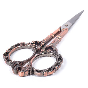 1 Cái * 4 Màu Sắc Bán Buôn Phong Cách Châu Âu Thép Không Gỉ Cổ Điển Retro Mận Kéo DIY Handmade Nhỏ Cross-Stitch Kéo M1 + - Product Image 4
