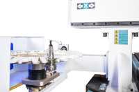 Centre d'usinage CNC PTP avec commande Syntec NC Studio, moteur monobroche 9 kW pour découpe et perçage de meubles