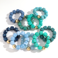 Nouveau Bracelet Perlé Fait Main Tendance 45 Couleurs Perles Géométriques Carrées Colorées Bracelet Élastique Rond en Acrylique Plaqué Or