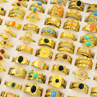 100 Pièces de Bagues en Acier Inoxydable pour Femmes, Plaqué Or 18K, Serties de Pierres Naturelles, Taille Ajustable, Design Tendance, Présentées en Boîtes
