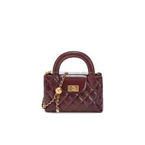 Vente en gros de chaînes pour femmes 2025 Nouveau sac de mariage de style luxueux Petit sac à main à bandoulière carré en cuir véritable pour filles - Product Image 6