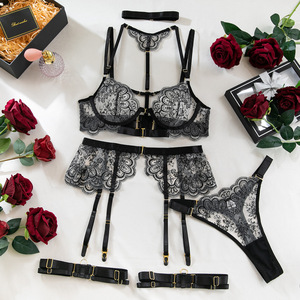 Completo Intimo Sexy da Donna Ricamato con <span class=keywords><strong>Pizzo</strong></span>, Reggicalze di Lusso Trasparente, <span class=keywords><strong>Reggiseno</strong></span> e Slip 2026 - Product Image 6