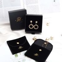 Boîtes à bijoux personnalisées en carton avec logo de marque, boîtes à colliers et bracelets, boîtes cadeaux noires, enveloppes, sacs à bijoux en velours, taille personnalisée