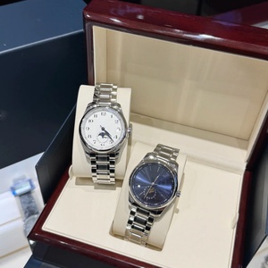 นาฬิกาข้อมือดำน้ำแบบคลาสสิกทรงยาว 40 มม. พร้อมฟังก์ชั่น Moonphase หน้าปัดสีน้ำเงิน Sunburst หรูหรา โทนสีทอง ระบบอัตโนมัติ พร้อมฟังก์ชั่นปลุก - Product Image 2