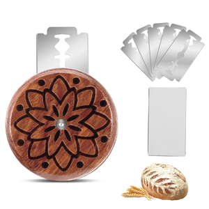 Couteau à pain en bois UFO personnalisé pour la découpe de la pâte, outil de traçage pour kit de panier à pain au levain - Product Image 1