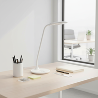 Lámpara de Escritorio LED Moderna de 3 Niveles de Intensidad con Sensor, Lupa Integrada Flexible y Pequeña, Lámpara de Lectura para el Cuidado de los Ojos