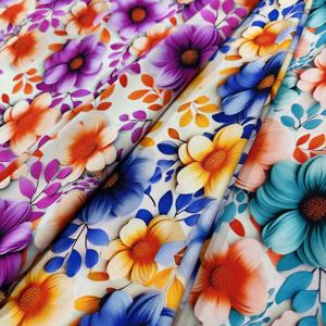 Tela 100% Viscosa Rayón 45s Estampada para Vestidos <span class=keywords><strong>de</strong></span> Verano, Rollo <span class=keywords><strong>de</strong></span> Tela con Diseño Personalizado, Impresión Digital en Rayón para Ropa - Product Image 1