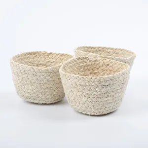 wholesale hand woven Square sea grass small Corn Skin Storage Baskets maize husk wheat straw storage hamper basket