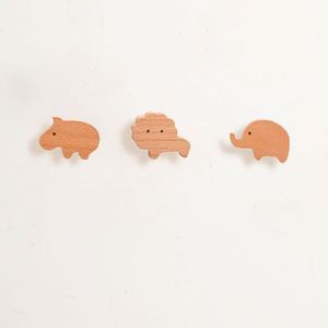 Gancho Decorativo de Madera Maciza con Forma de Estrellas y Luna, Colgador de Pared Interior sin Taladro con Flores y Nubes para Cajones de Cocina y Cómodas - Product Image 3
