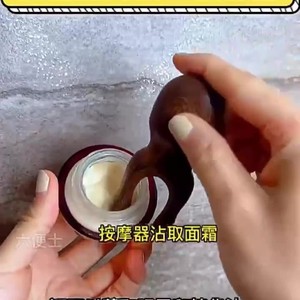 Bâton de massage facial imitation bois de pêche, outil d'acupression manuel pour le lifting du visage et du cou et le déblocage des méridiens - Product Image 2