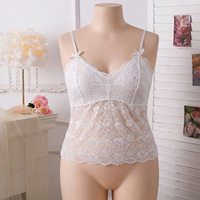 Atasan Cami Renda Bunga Wanita dengan Detail Pita Tali Dapat Disesuaikan, Kerah V, Lingerie Kamisol, Tersedia 3 Warna.