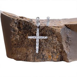 Boucles d'oreilles croix en or massif 18 carats avec diamants cultivés en laboratoire, taille brillant rond, pour femmes et hommes DJ 456 - Product Image 1