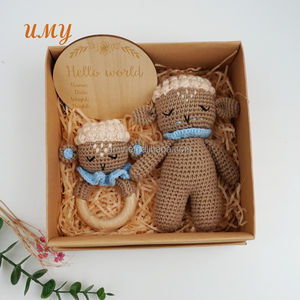 Caja de regalo para recién nacido, juego de regalo orgánico de <span class=keywords><strong>Hello</strong></span> World, Manta de algodón de muselina para bebé, babero de dentición, sonajero, juego de juguete de madera - Product Image 1