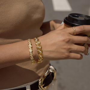 Bracciale a conchiglia J&<span class=keywords><strong>D</strong></span> Jewelry in acciaio inossidabile placcato <span class=keywords><strong>oro</strong></span> 18 carati con strass, stile resort da spiaggia, per donna - Product Image 2