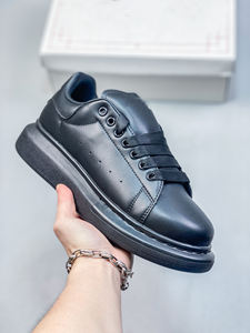 รองเท้าสำหรับผู้ชายสไตล์เรียบง่ายสีขาวคุณภาพสูงดีไซน์เนอร์สำหรับชุดลำลองและชุดทางการพร้อมโลโก้ที่ปรับแต่งได้ - Product Image 3