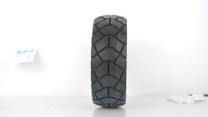 Neumáticos de 10 pulgadas de alta resistencia 10 pulgadas XuanCheng TUBELESS TIRE 80/55-6 255/80/154 para Scooter en venta - Product Image 4