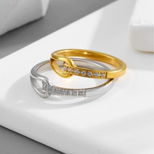 Anello Impermeabile in Acciaio Inossidabile 316L Placcato Oro 18K con Zirconi, Regalo per Matrimonio e Fidanzamento, Anelli Abbinati per Coppie - Product Image 2