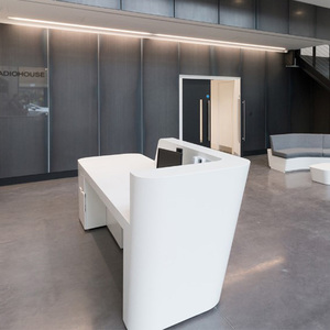 Mostrador de Recepción Personalizado, Mostrador de Oficina de Superficie Sólida de Corian Blanco y Duradero, Mostrador de Consultorio Dental - Product Image 4