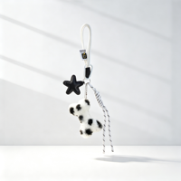 Breloque de sac tendance en peluche lapin avec os, pendentif étoile noire, porte-clés en paracorde esthétique, forme 3D, pour sac à dos et sacoche d'Halloween
