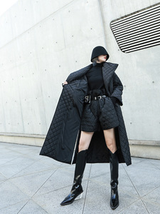 Cappotto <span class=keywords><strong>Oversize</strong></span> nero lungo imbottito in cotone lungo con spalline laterali a manica lunga ampia da <span class=keywords><strong>donna</strong></span> alla moda <span class=keywords><strong>giacca</strong></span> calda nuova invernale - Product Image 3