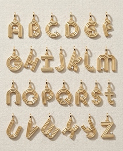 <span class=keywords><strong>Collana</strong></span> <span class=keywords><strong>con</strong></span> <span class=keywords><strong>Ciondolo</strong></span> Lettera Personalizzata in Acciaio Inossidabile, 26 Iniziali Alfabeto, Impermeabile, Ipoallergenica, Tono Oro - Product Image 1