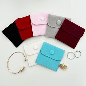 Sacs à boutons en velours personnalisés 7x7cm, pochettes de rangement pour bijoux avec fermeture à bouton-pression pour bagues, bracelets, colliers, emballage - Product Image 6