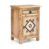 Mesa Auxiliar de Madera Tallada Estilo Bohemio, Mesita de Noche Rústica de Madera Maciza con Patrones Étnicos, Diseño Moderno, 2 Cajones para Apartamento o Dormitorio