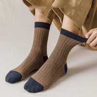 Chaussettes pour hommes en gros, chaudes pour l'hiver, mode, sport, en coton, chaussettes mi-mollet personnalisées, chaussettes de travail, chaussettes mi-mollet décontractées avec logo jacquard personnalisé