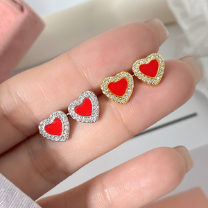 Boucles d'oreilles clous cœur personnalisées en émail de différentes couleurs, bordure micro-pavée de zircon, boucles d'oreilles cœur en émail rouge, bijoux de mode pour femmes - Product Image 1