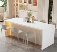 Meja Dapur Batu Sintered Abu-abu dengan Penyimpanan Terintegrasi, Lampu LED Ambient, Finishing Kabinet Putih High Gloss, Gaya Modern Villa
